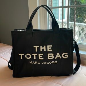 Marc Jacobs The tote bag size small